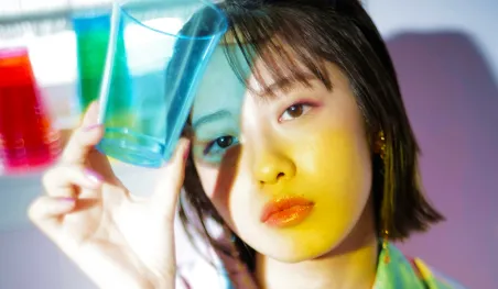 Tomori Kusunoki y Aina Suzuki protagonizan la revista B.L.T. VOICE GIRLS