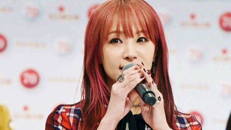 LiSA consigue dos certificaciones de oro con 'Homura' y 'LEO-NiNE'