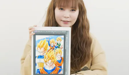La cantante Shoko Nakagawa dibuja a Goku y otros personajes de Dragon Ball Z