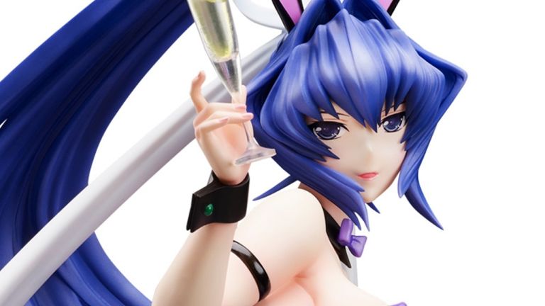 Muv-Luv Alternative: Meiya Mitsurugi se viste de conejita para una sensual figura