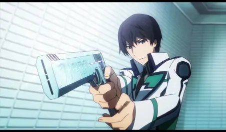 Tatsuya Shiba de Mahouka Koukou no Rettousei ayuda a las fuerzas armadas a reclutar