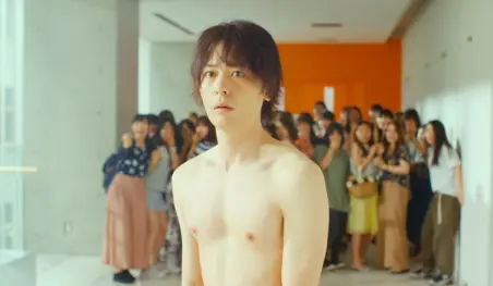 La película live-action de Grand Blue revela un nuevo tráiler