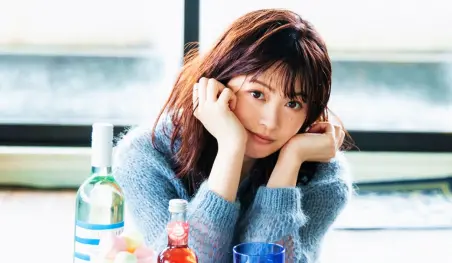 La cantante Konomi Suzuki transmitió un concierto en vivo