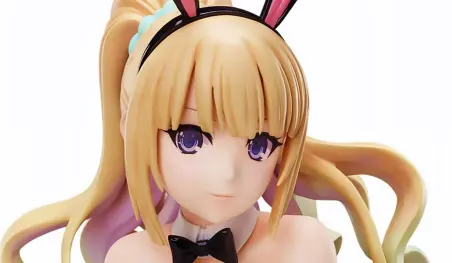 Classroom of the Elite: Kei se viste de conejita en una figura