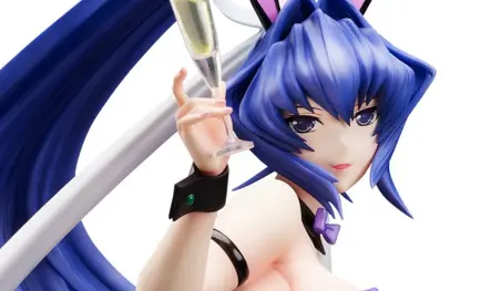 Muv-Luv Alternative: Meiya Mitsurugi se viste de conejita para una sensual figura