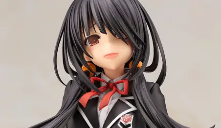 Date A Live: Kurumi Tokisaki viste su uniforme escolar en una hermosa figura