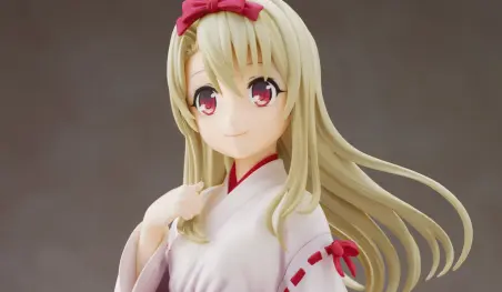 Fate/kaleid liner Prisma Illya: Illyasviel se viste de sacerdotisa para una figura