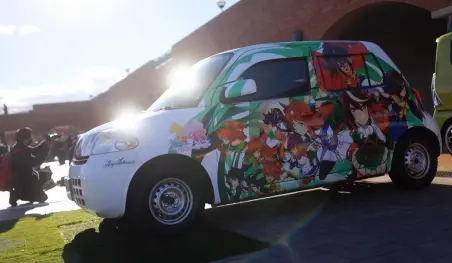 Japón: Así fue el evento de exhibición de autos con decoración de anime este año