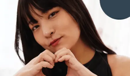 La actriz para adultos Mikako Abe pide donaciones para producir una última película