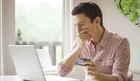 Como detectar sitios web falsos de compras en línea