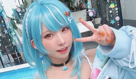 Popular cosplayer causa la ira del público