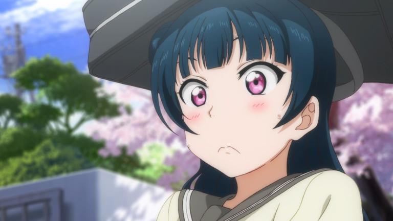 Arrestan a un fanático de Love Live! Sunshine!! a bordo de su peculiar automóvil