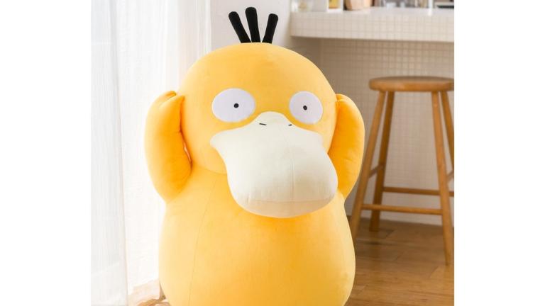Pokémon: Psyduck inspira un peluche en tamaño real
