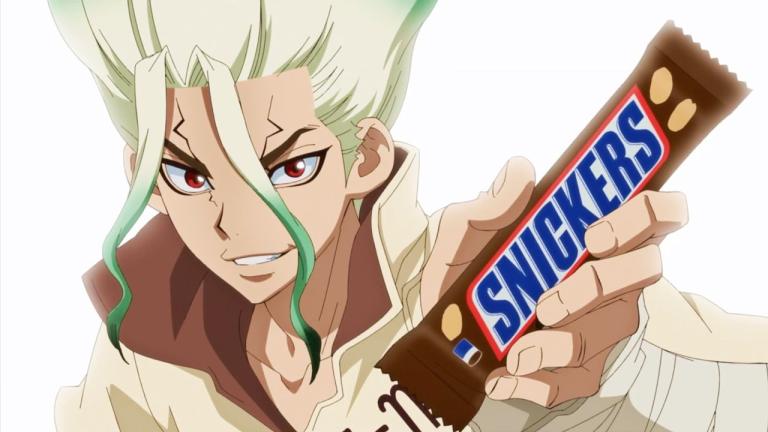 Dr. Stone realiza una colaboración con los chocolates Snickers