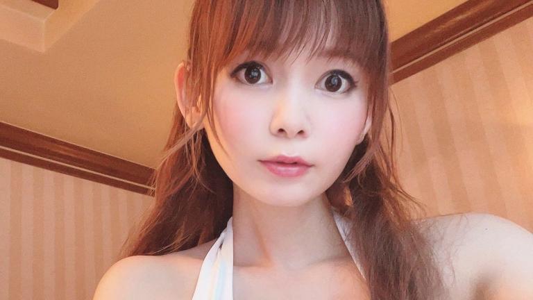 El video en traje de baño de Shoko Nakagawa acumula millones de reproducciones