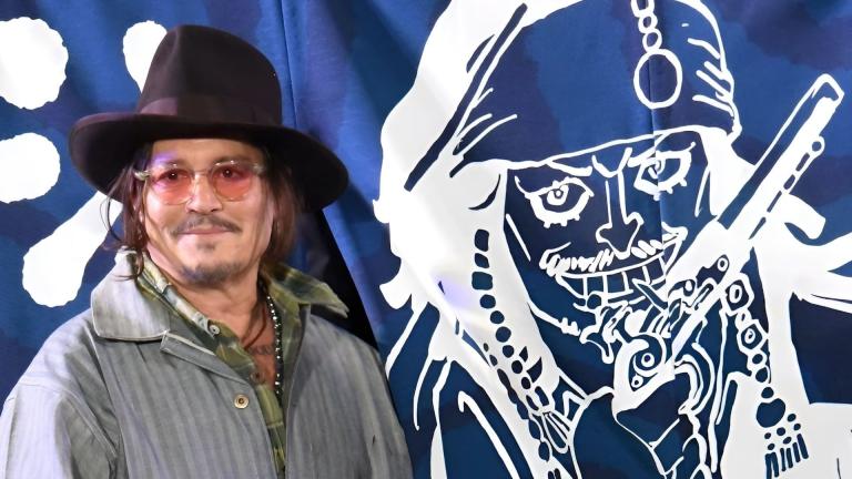 Johnny Depp recibe un regalo exclusivo de Eiichiro Oda en Japón